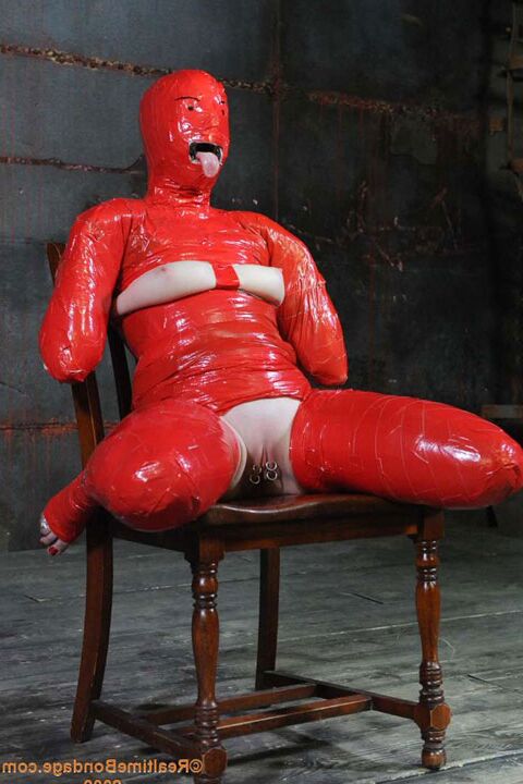 16P BDSM freak Claire Adams mummified in latex and brutally tortured