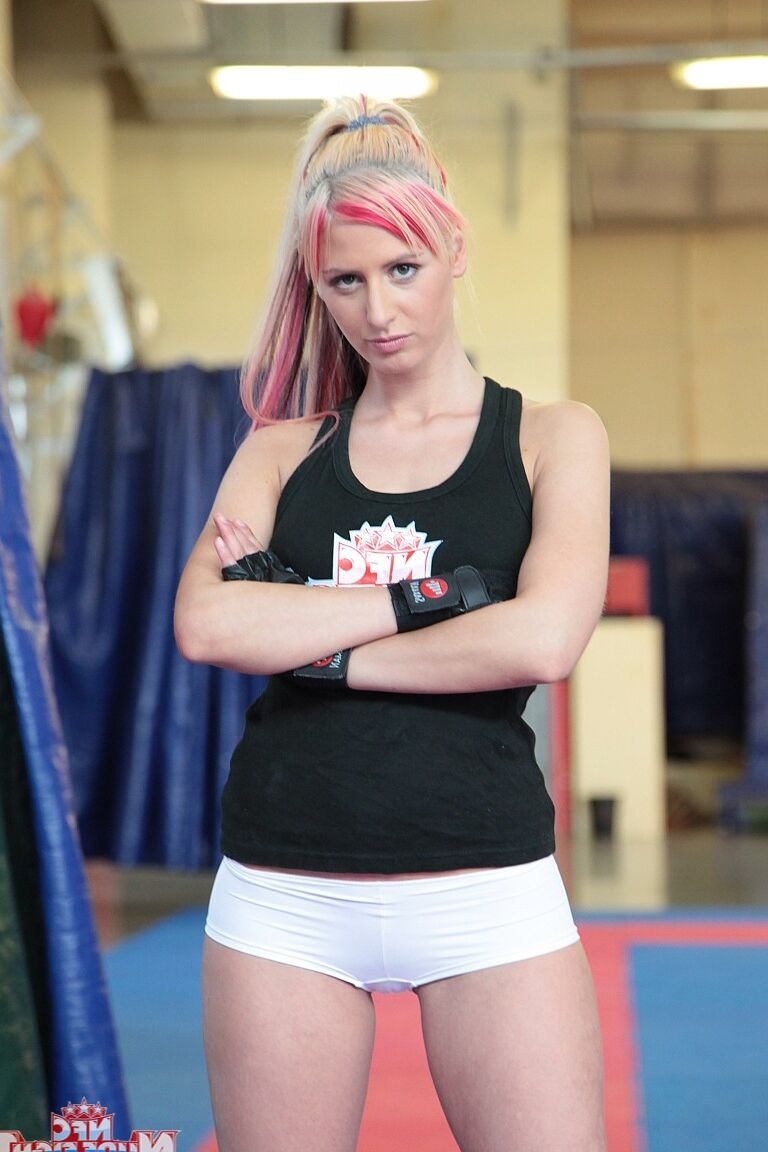 18P Chicas de lucha libre Ángel Blanco