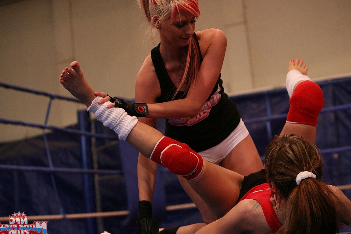 18P Chicas de lucha libre Ángel Blanco