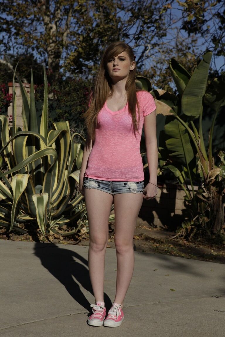 21P Casal Diamond Foxxx e Bill Bailey encontram a adolescente sexy Faye Reagan para um trio