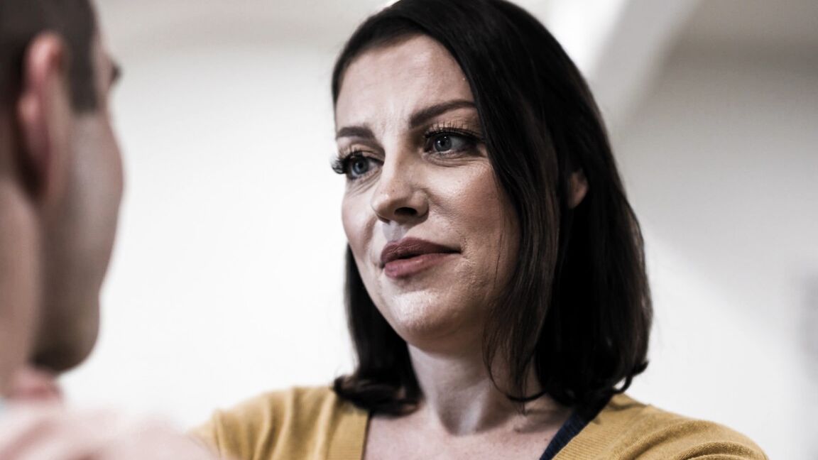 20P A fantástica puma Sovereign Syre dá sua vulva quente para seu enteado com tesão