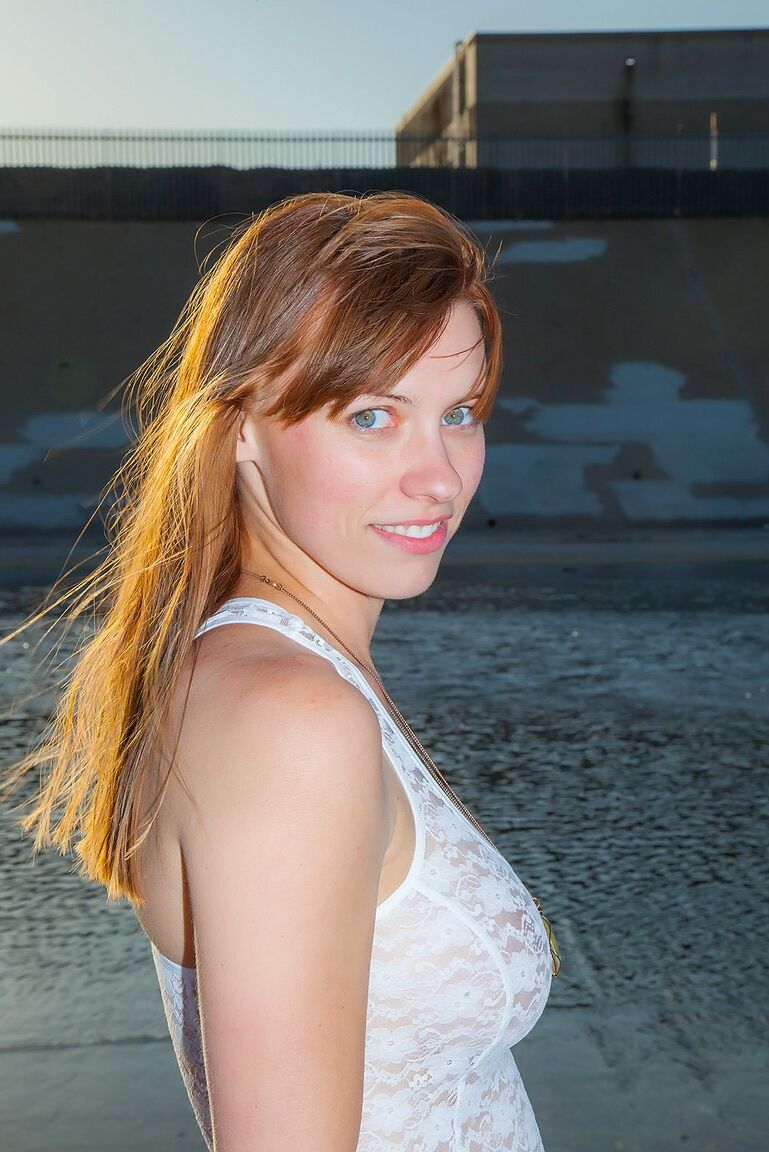 16P Redhead first timer Jessica Fisher stands naked after stripping outdoors