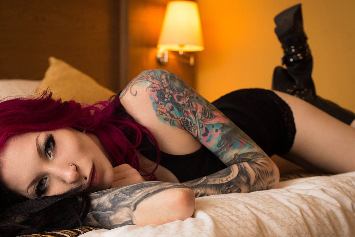 15P Tattooed model with dyed hair Razor Candi gets naked over a bottle of Jack