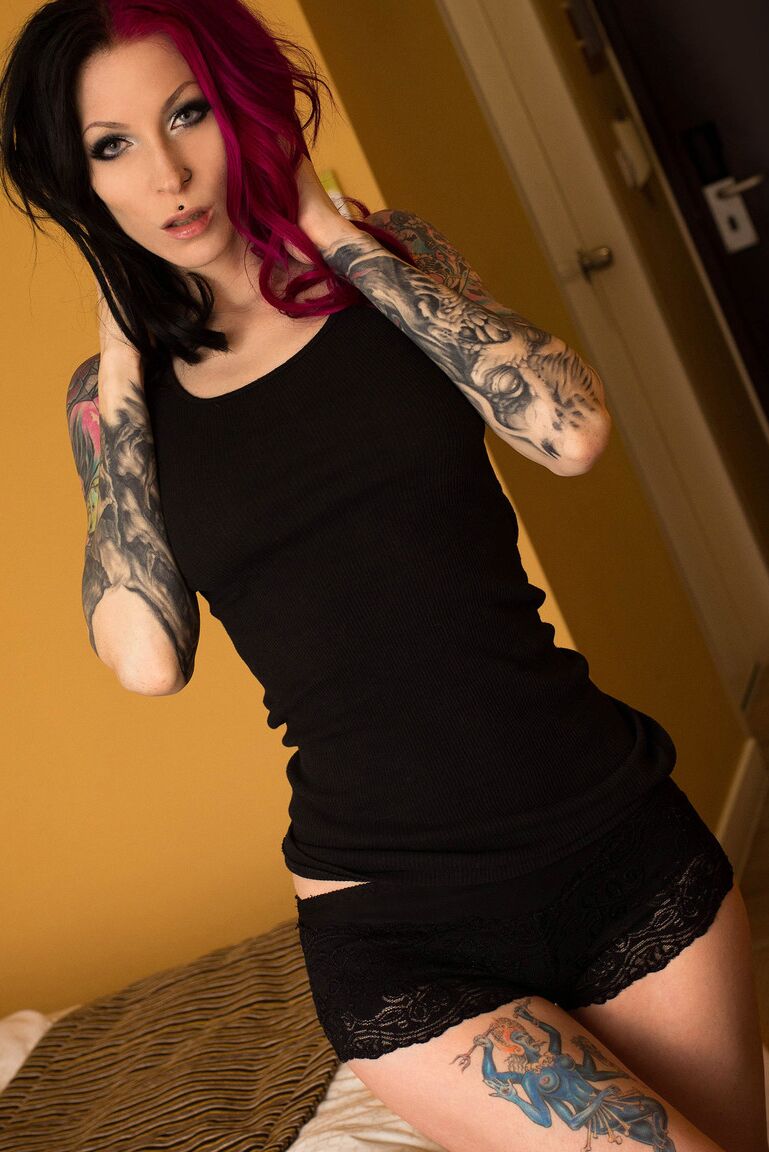 15P Tattooed model with dyed hair Razor Candi gets naked over a bottle of Jack