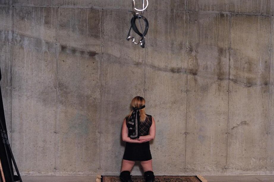 15P Gagged redhead masturbates on a mirror until she squirts