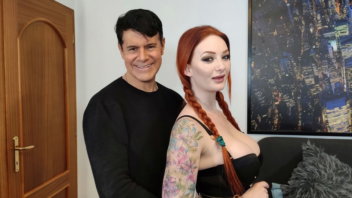 21P A pornstar britânica Zara DuRose chupa o pau de um homem musculoso até explodir