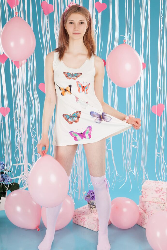 20P Pale redhead Candy showcases her bald twat in OTK socks amid balloons