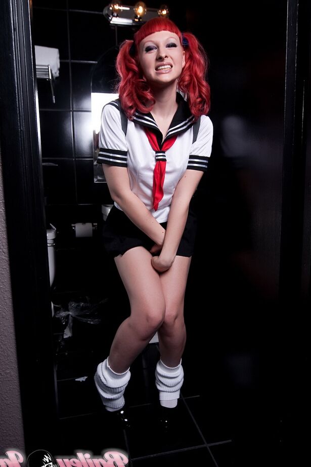 12P Sweet Bailey Jay se faisant passer pour une écolière japonaise