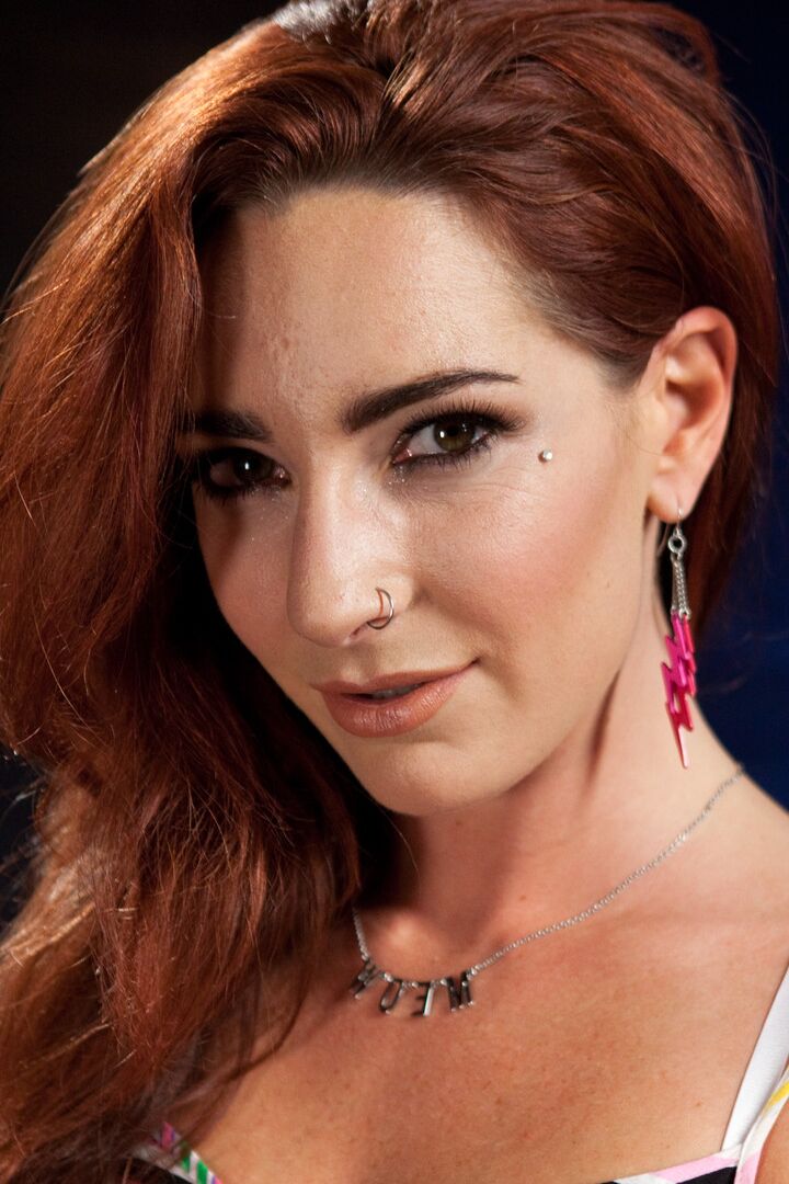 21P Device Bondage Savannah Fox, The Pope