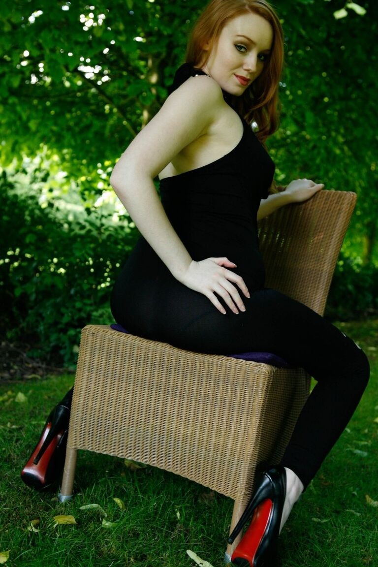12P Gorgeous redhead Kloe Kane strips to her heels in an English garden