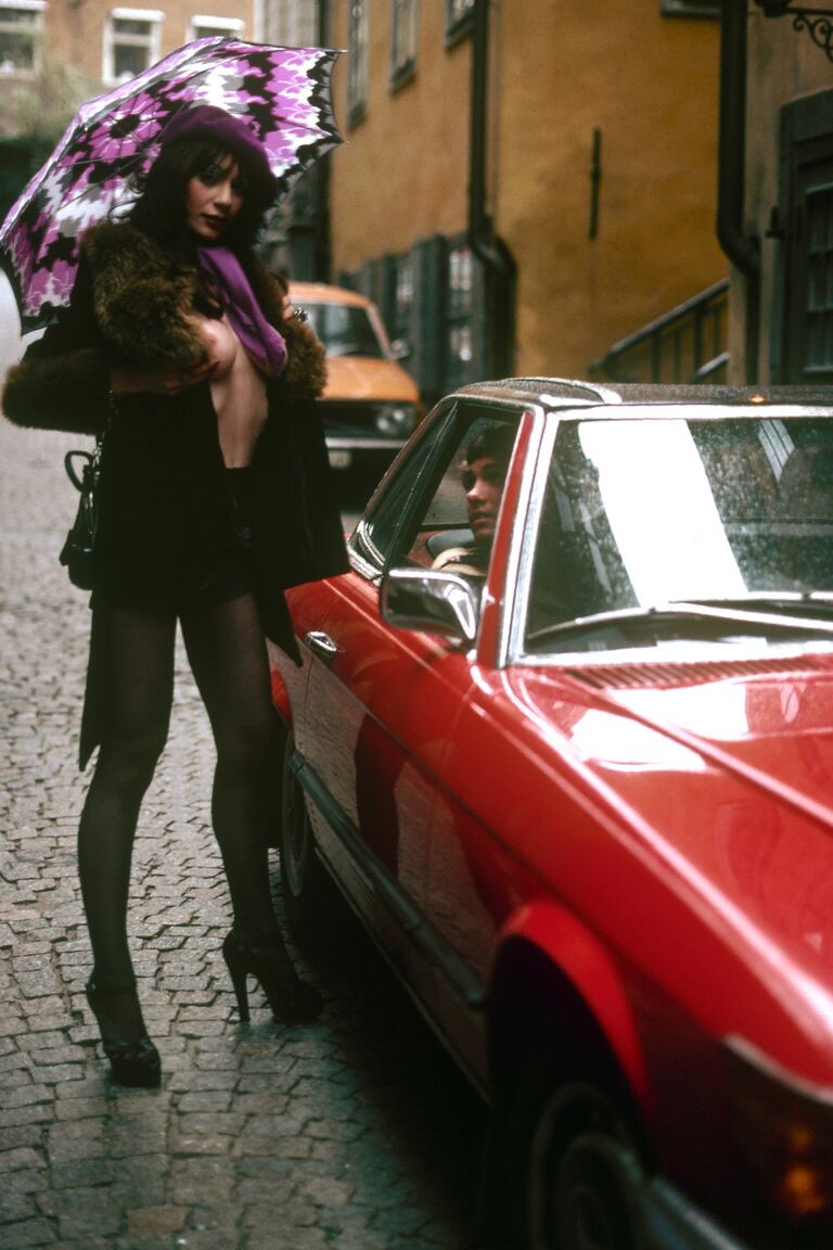 15P Street walker from the 70s receives an open mouth cumshot after fucking a John