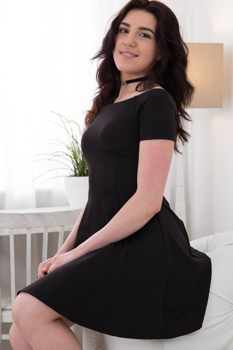 21P La maravilla natural Lindsey Vood tiene sexo misionero y a lo perrito