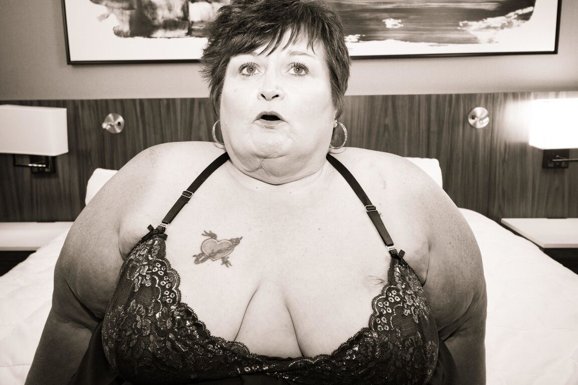 12P Obese older woman Ms Cheeky Clean puts her massive ass on display
