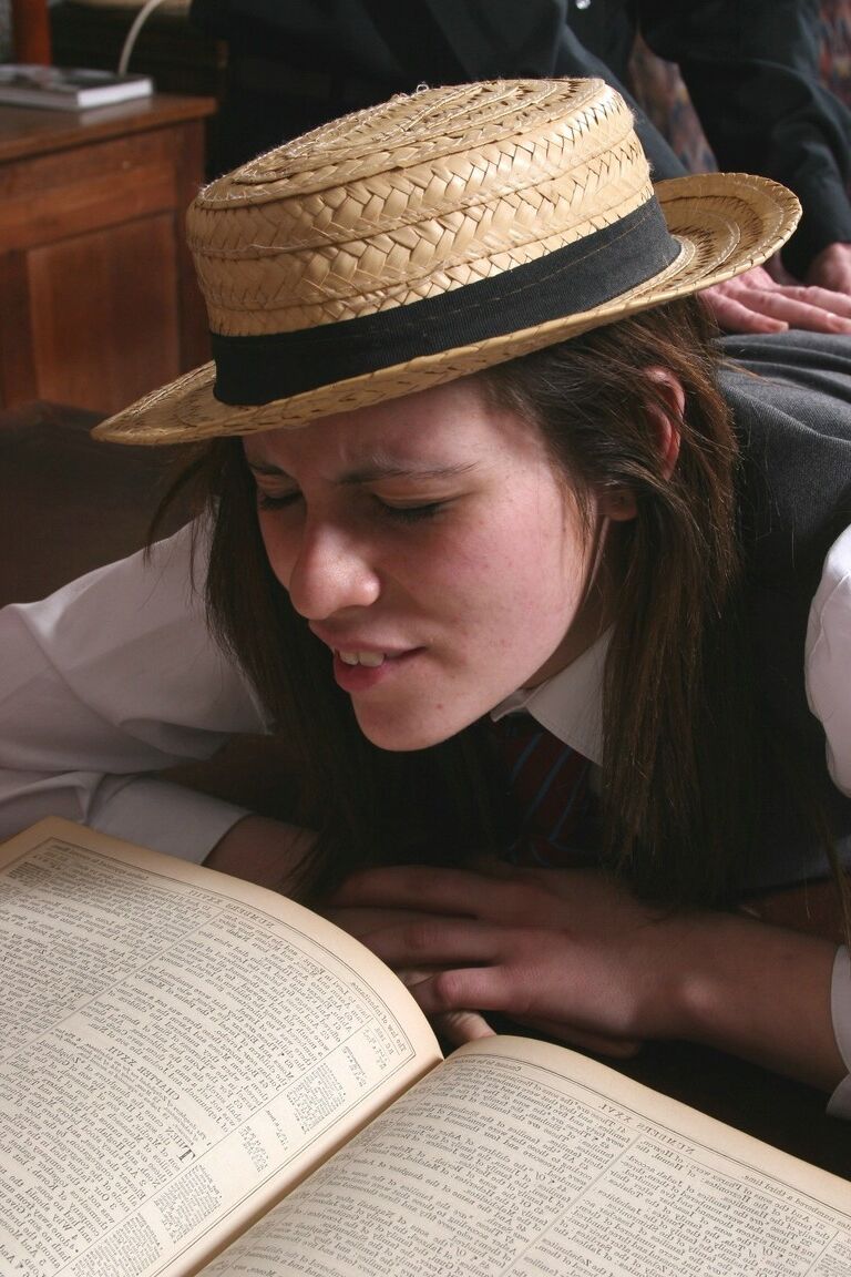 12P Spanking Online Hannah's Slippering