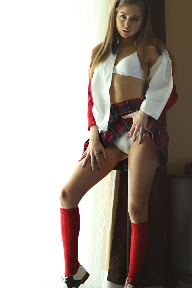 21P Das geile Schulmädchen Riley Reid reitet richtig gut einen harten Schwanz