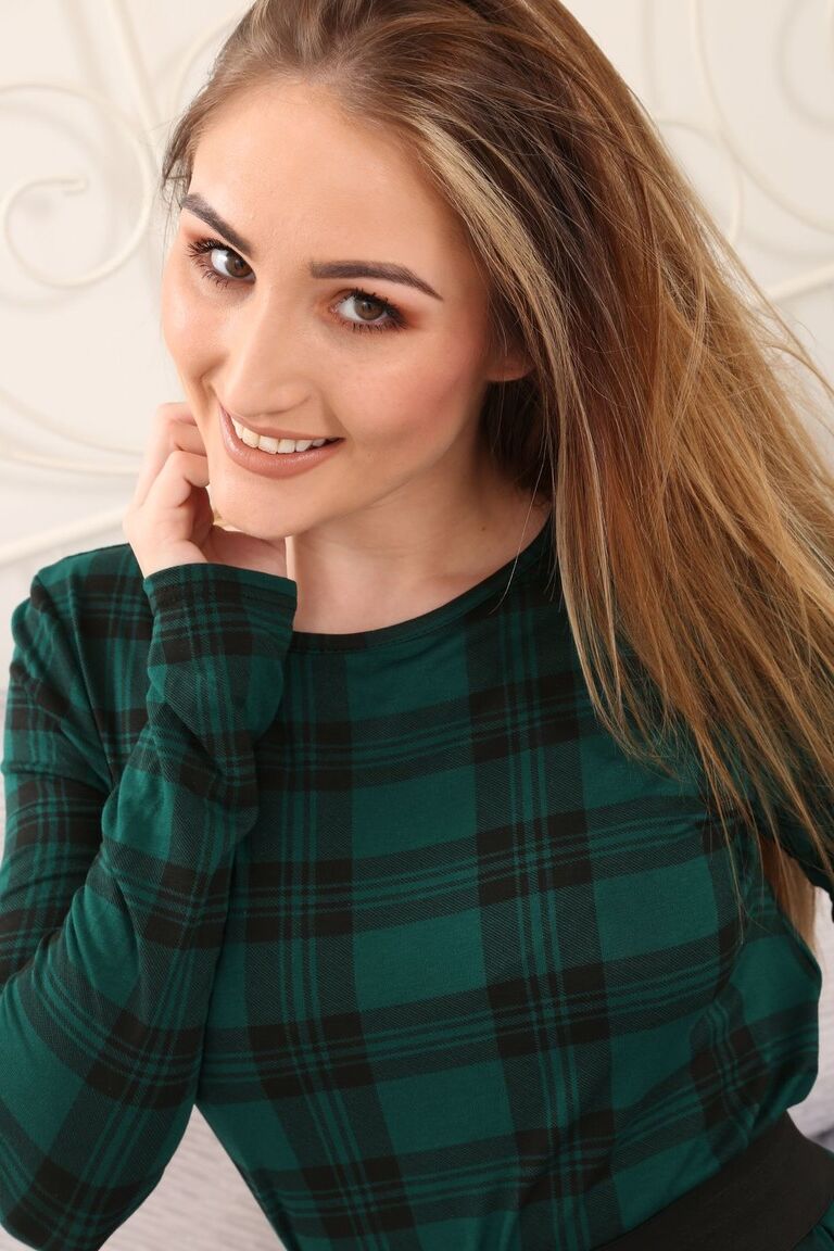21P ランジェリー姿で貧乳と無邪気な体を見せる魅惑のラシェル