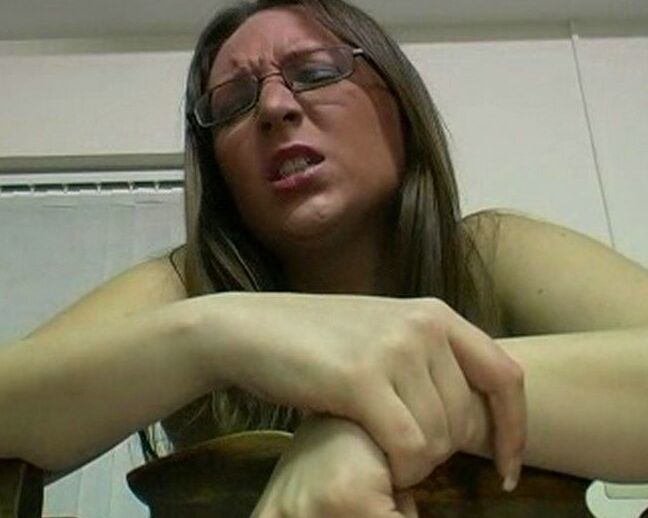 12P Spanking Online A secretária punida