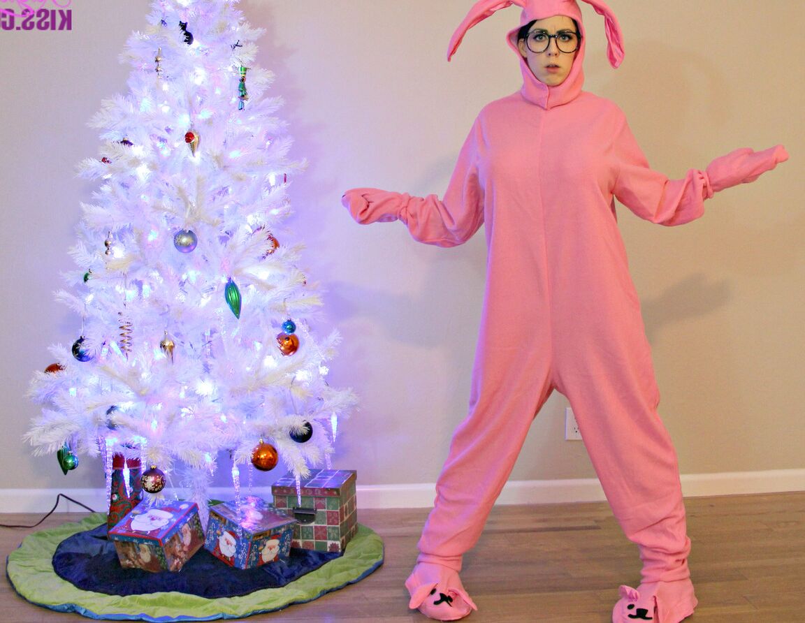 12P Hottie Kayla Kiss takes her costume off and displays massive juggs for Xmas