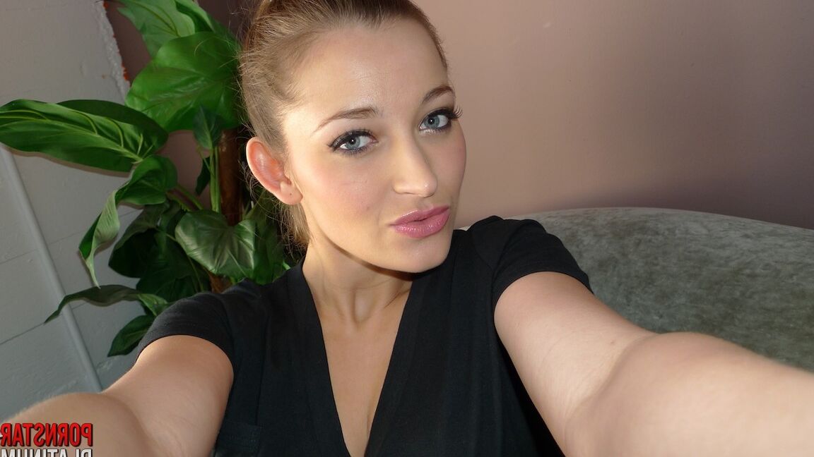 21P Natural-titted amateur Dani Daniels toying her wet pussy with a small dildo