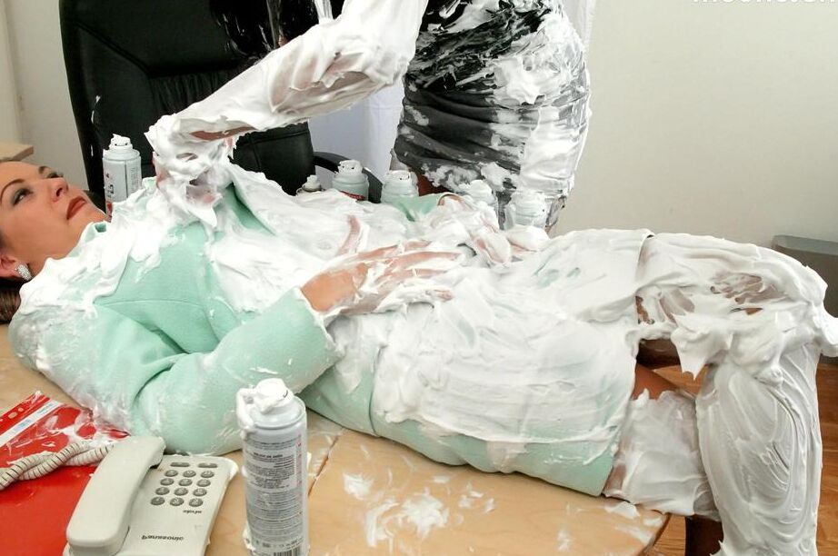 16P Fetiche cremoso entre vadias lésbicas durante a incrível festa de aniversário do XXX