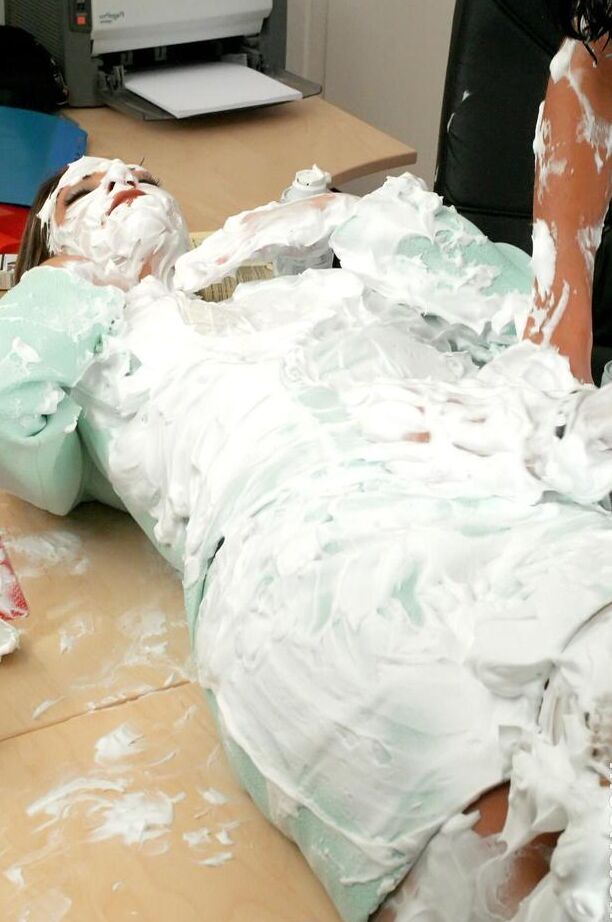 16P Fetiche cremoso entre vadias lésbicas durante a incrível festa de aniversário do XXX