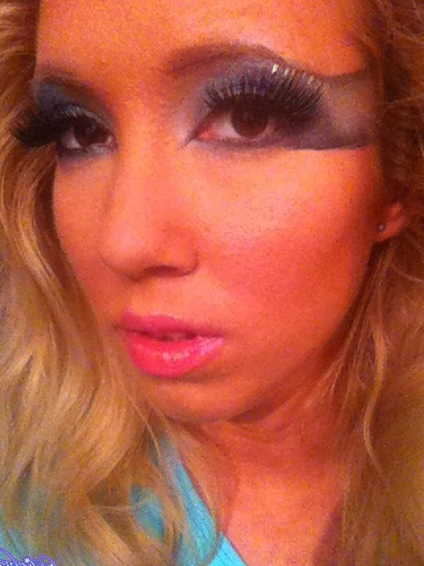 21P Pornostar Platinum Nicki Blue
