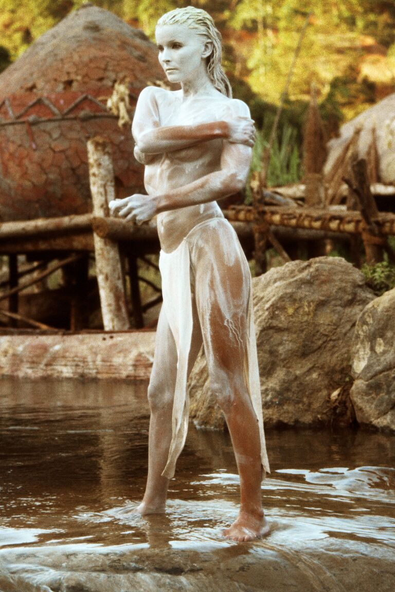 16P Lovely model dolls posing naked in the nature and showing their superb bodies