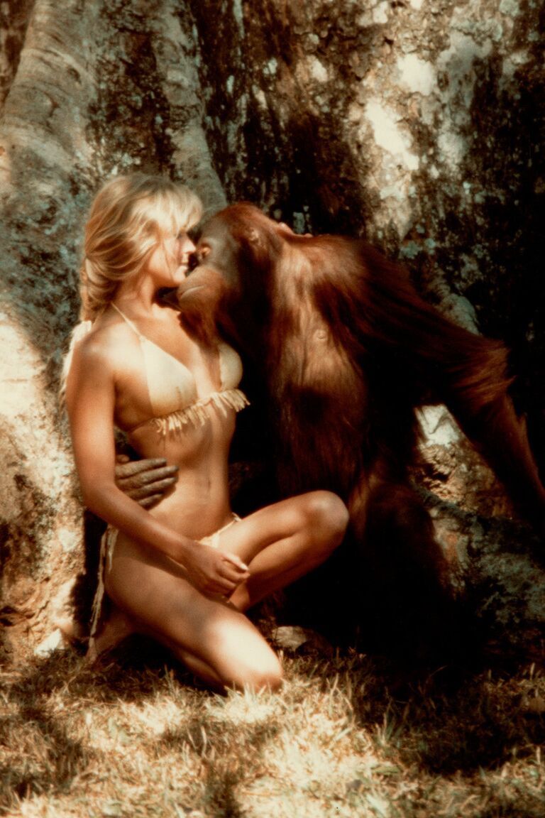 16P Lovely model dolls posing naked in the nature and showing their superb bodies