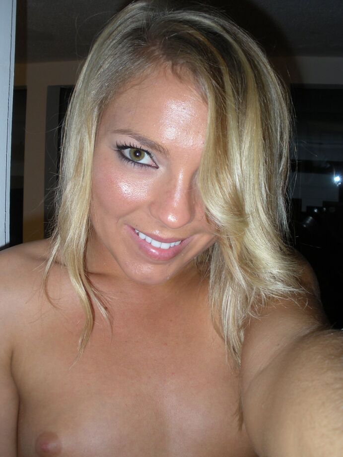 16P Namorada com peitos e bunda incríveis Ally Kay fita sexy com ela nua