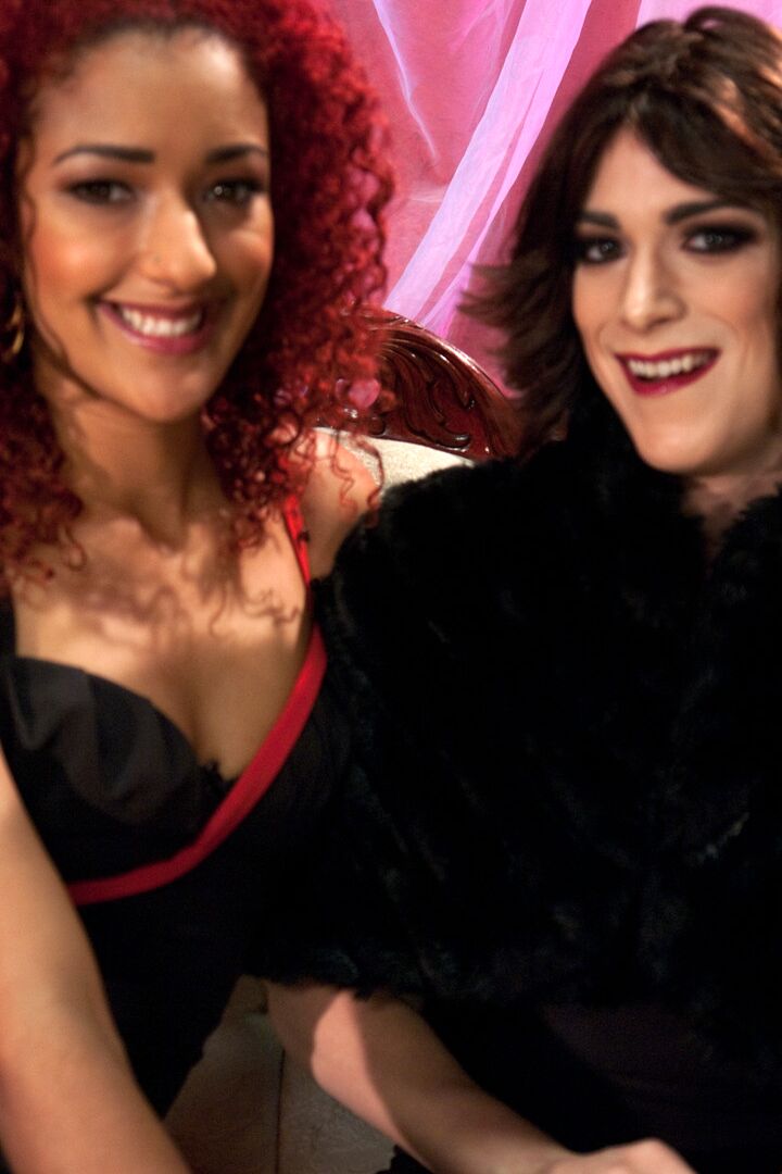 14P TS Caçadores de Buceta Daisy Ducati, Nina Lawless