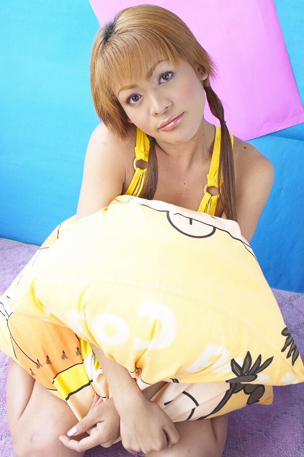 16P Ladyboy Glamour Banana Gata