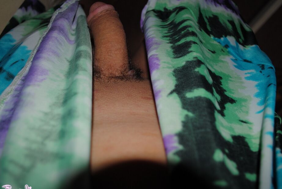 12P Filthy tgirl Nicole Montero apertando suas bolas