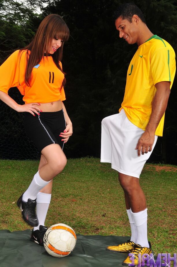12P Transexual follada en la cancha de fútbol
