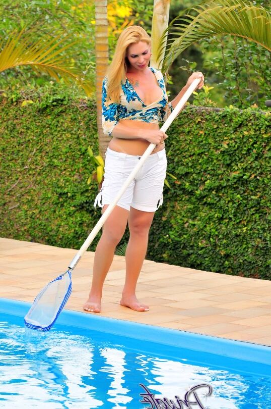 12P Sexy pool cleaner Veronice Freitas gives a striptease