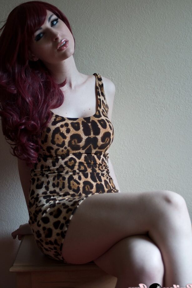 12P La sexy pelirroja Bailey exponiéndose