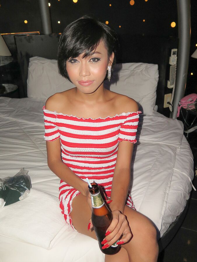 16P Ladyboys fodidos sem sela
