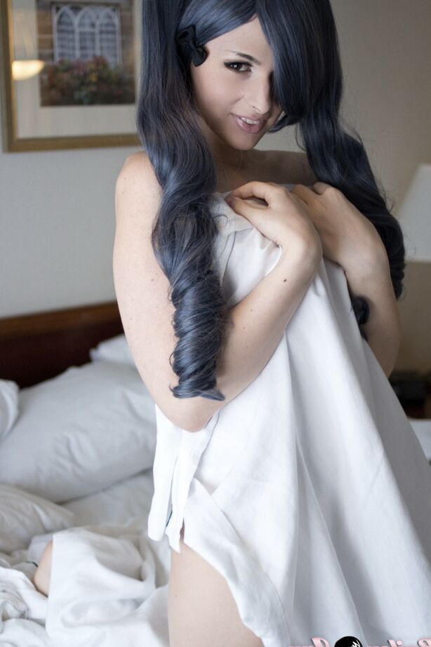 12P La encantadora TS Bailey Jay seduciendo en la cama