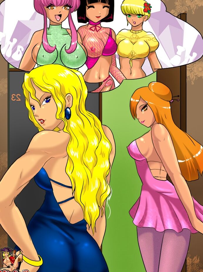 12P Des transsexuelles animées avec des fesses époustouflantes forent le trou du cul de leur esclave sexuelle