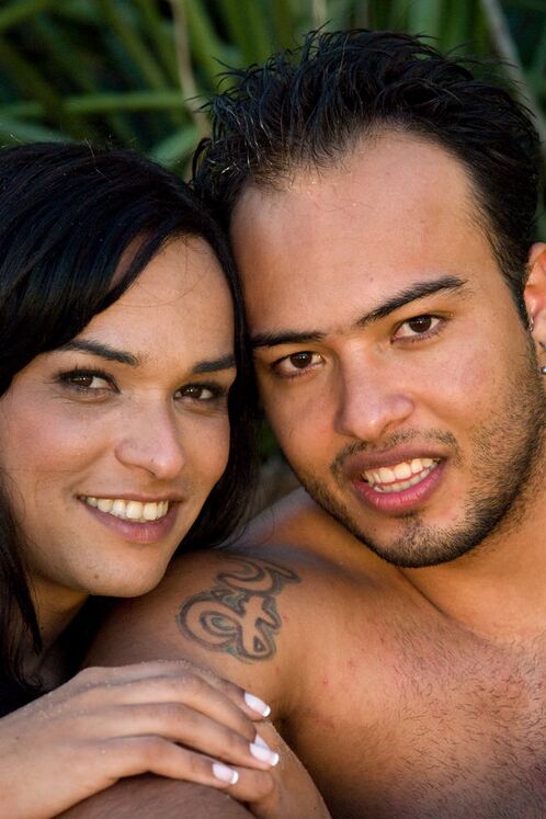15P Transexuales cachondas Kelly Ohana y Carla Tavanes chupando pollas al aire libre