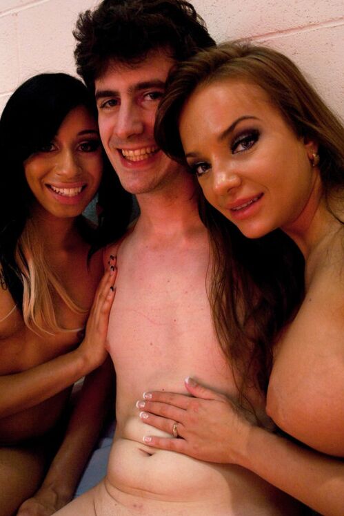 15P 信じられないほどの 3 人組 10 インチのペニスを持つニューハーフ美女、ドム ニカ ノワールと
