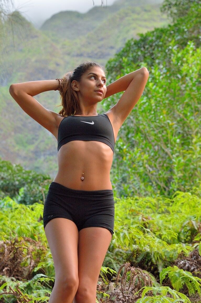 16P Jovencitas de paseo por el bosque descubren que sus lesbianas de corazón