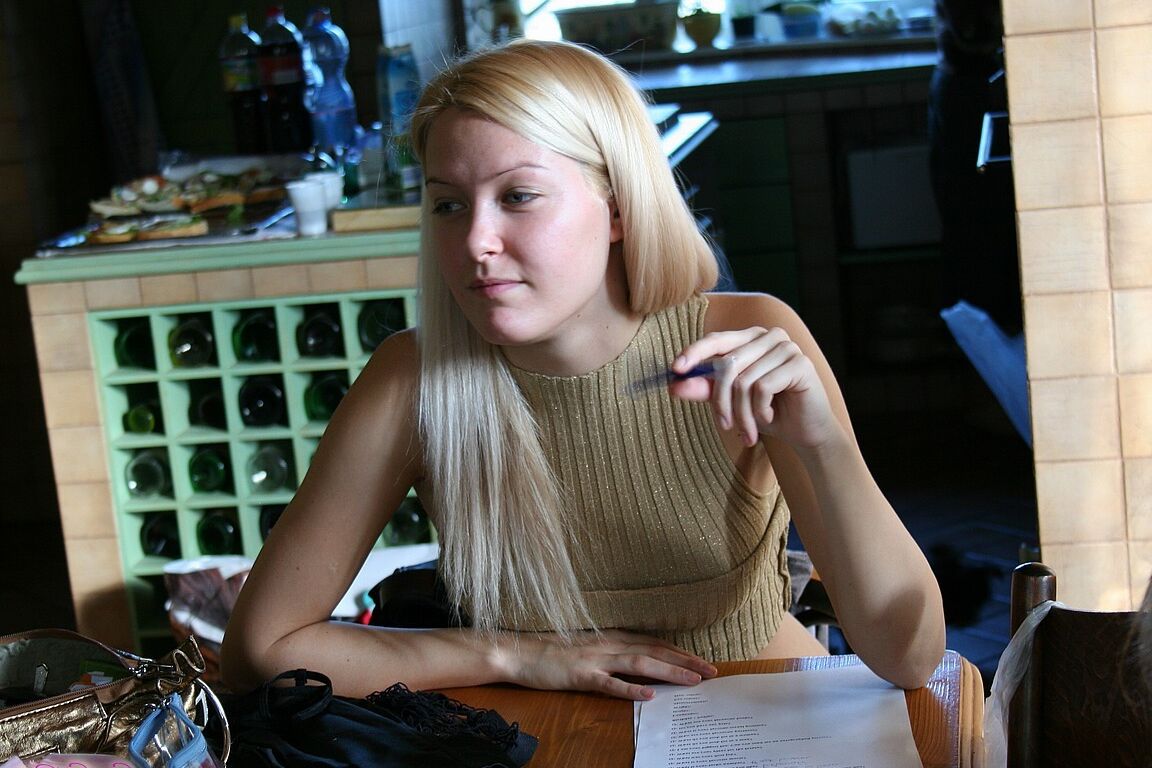 17P Rubia lesbianas adolescentes Sophie Moone