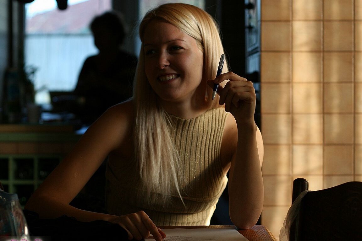 17P Rubia lesbianas adolescentes Sophie Moone