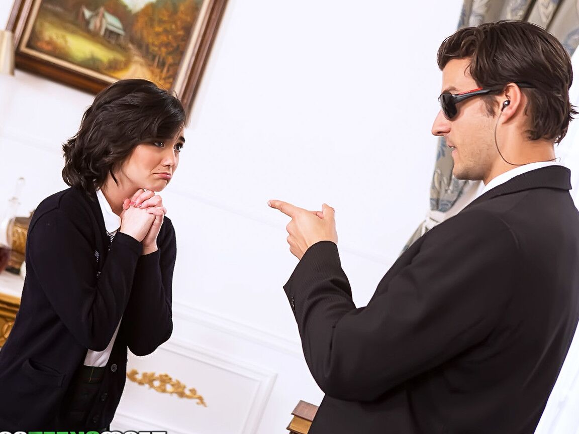 21P Des adolescents américains insatiables séduisent et baisent leurs beaux professeurs