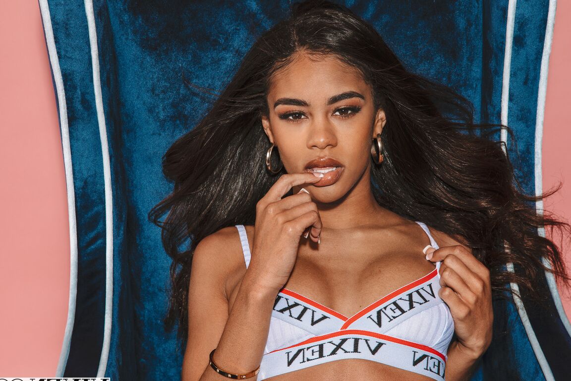 21P Vixen Alex Legend, Scarlit Scandal