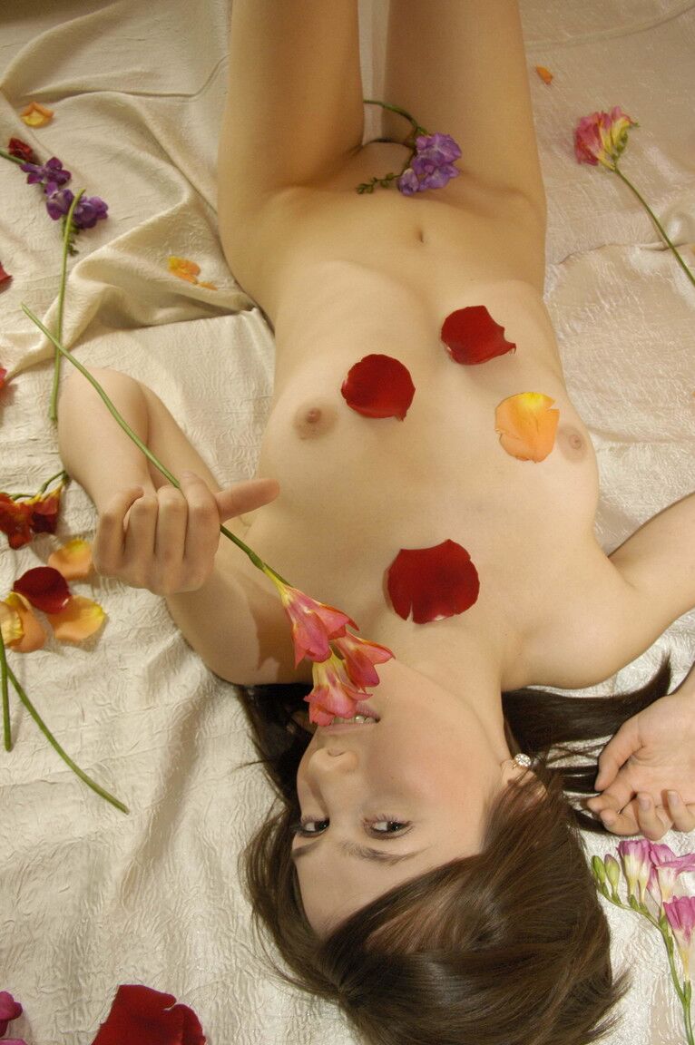 21P Beauté Érotique Irène