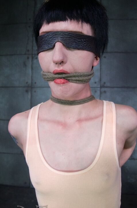 16P Pain slut Cadence Cross endures hardcore lashings from another woman