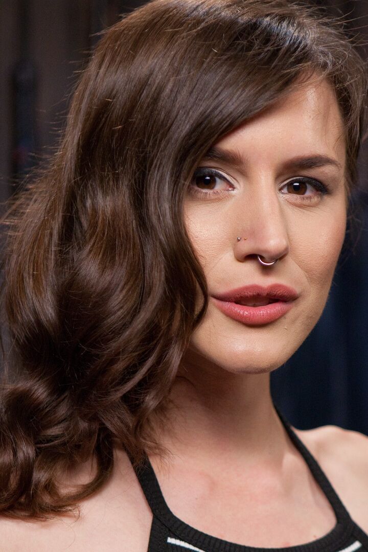 21P Device-Bondage Katharine Cane, Der Papst