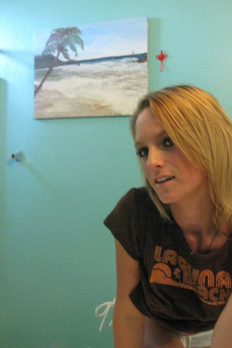 15P La puta amateur Melanie Masters mostrando sus hermosas tetas naturales