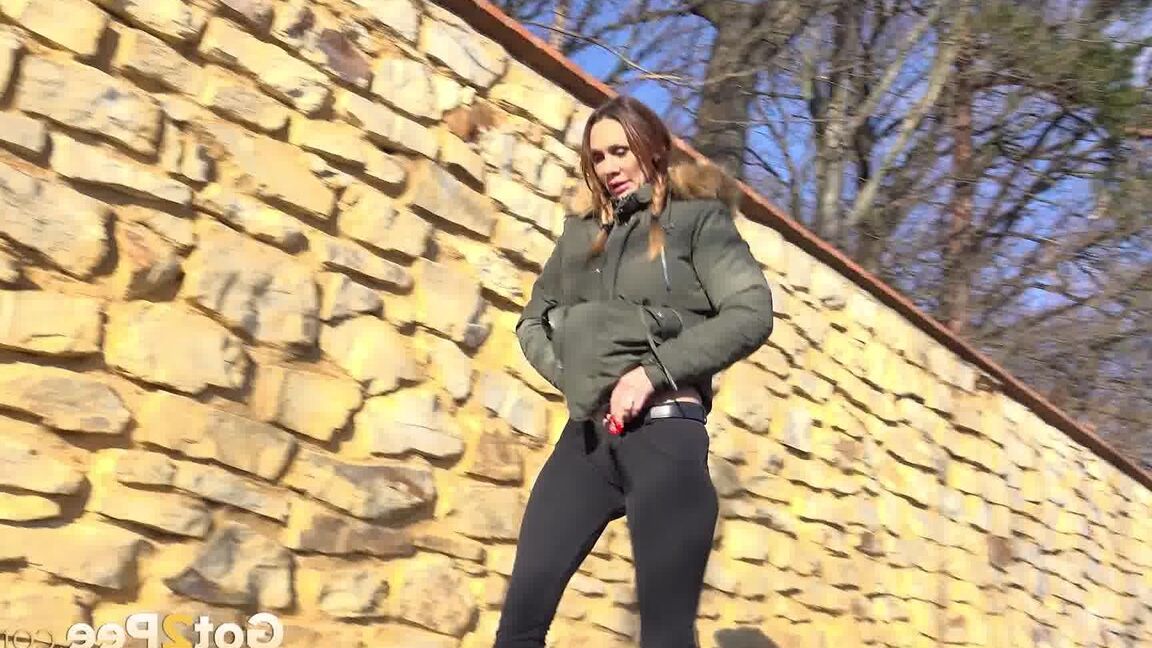 15P Cynthia Vellons enjoys a public piss on a path